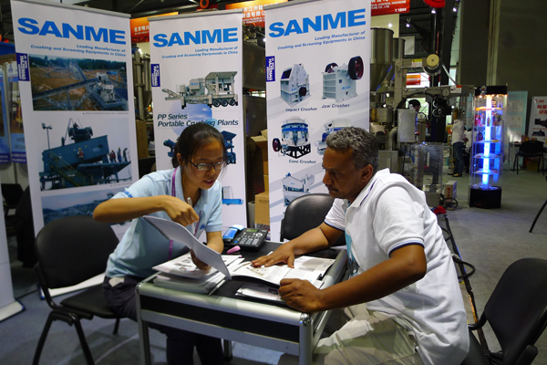 躋身高新技術(shù)企業(yè) 山美破碎機借廣交會拓展“藍?！笔袌? /> 
</p>
<p>
	品質(zhì)至上，追求高可靠性和細節(jié)。這是山美的核心價值觀。面對國內(nèi)外不斷變化的市場環(huán)境，我們相信，山美憑借其優(yōu)質(zhì)的管理理念和不斷創(chuàng)新的制造技術(shù)，一定能在工程機械行業(yè)打造一片藍天。<!--?p-->
</p>
        <div   id=