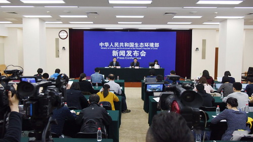 全國砂石開采、加工、運(yùn)輸?shù)日涡袆觼硪u！—— 今天起，生態(tài)環(huán)境部組織2.2萬人次開展新一輪強(qiáng)化監(jiān)督！