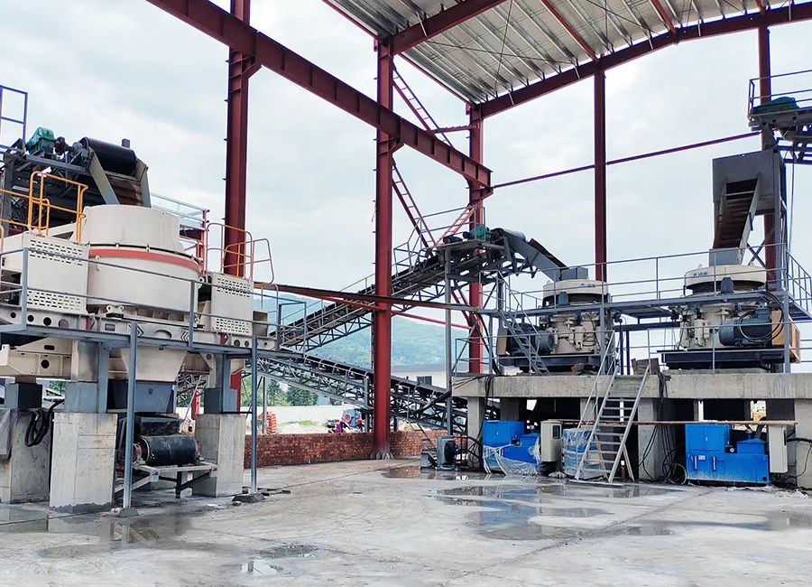 SMS系列多缸液壓圓錐破碎機，精品骨料生產(chǎn)線的理想選擇