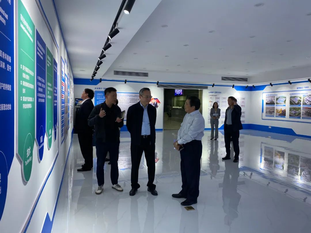 奉賢區(qū)人大常委會黨組書記、主任張培榮一行蒞臨上海山美股份開展“優(yōu)環(huán)境、穩(wěn)經(jīng)濟”大走訪大調(diào)研
