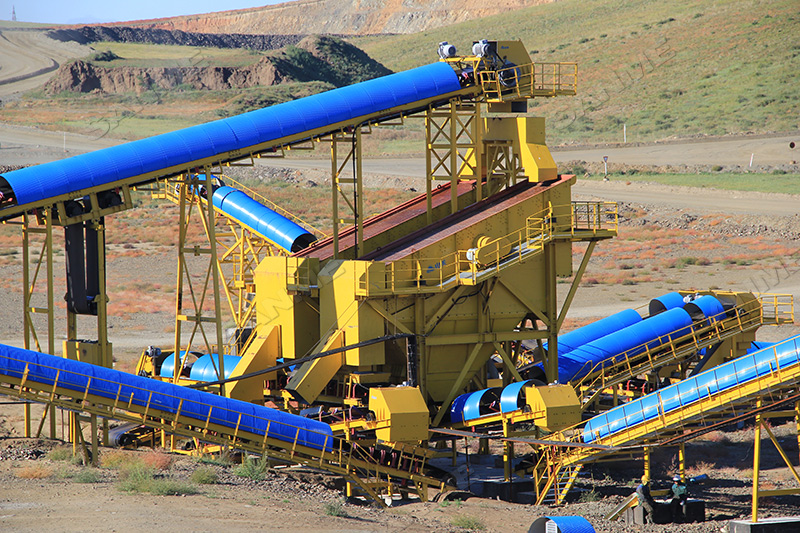機(jī)制砂生產(chǎn)線選固定式還是移動(dòng)式？理性選擇提升生產(chǎn)效率