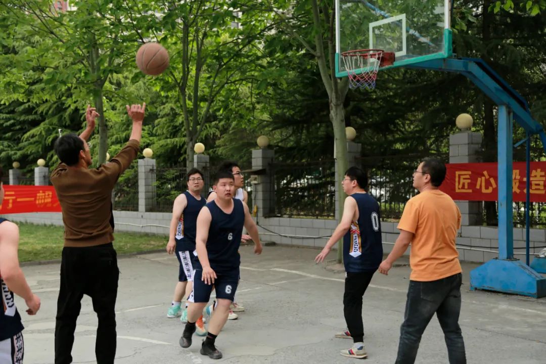 上海山美股份2025春季運(yùn)動(dòng)會(huì)火熱啟幕！拔河、籃球預(yù)賽燃情開(kāi)戰(zhàn)